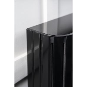 Anastasia Zwart Glas Radiator Cover